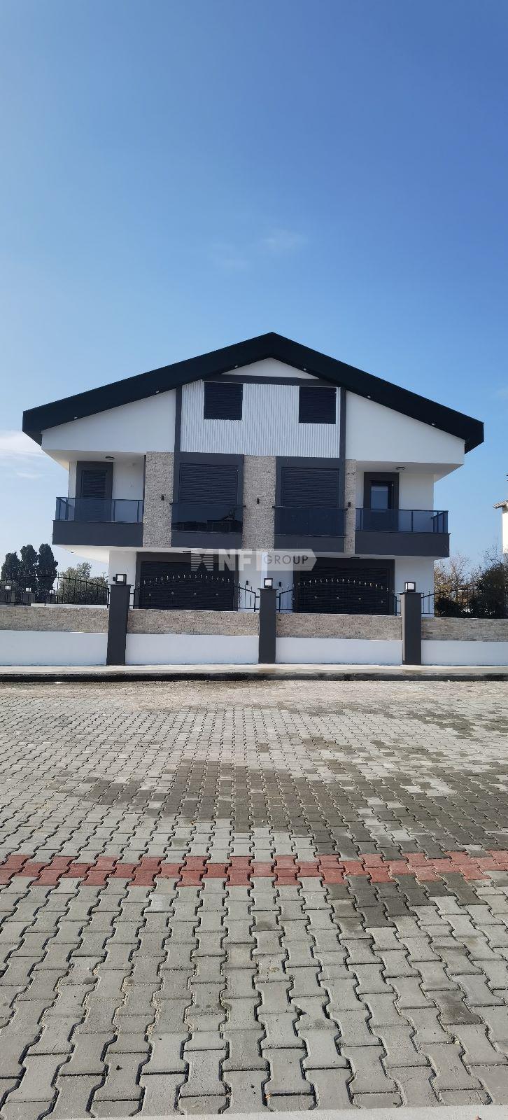 Трехэтажная вилла со светлой отделкой в Дидиме (Villa Sabricik Didim (AD121))