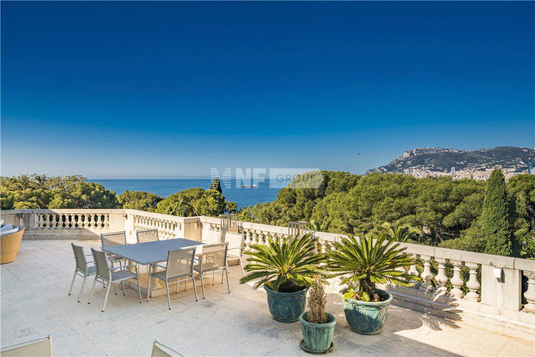 Апартаменты и пентхаус в роскошной резиденции в Рокбрюн-Кап-Мартен