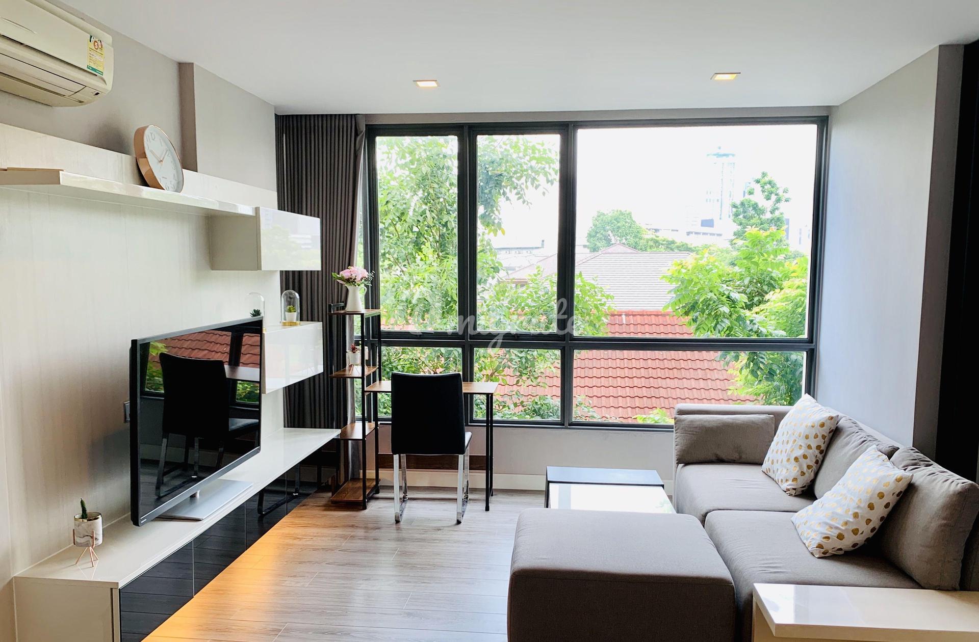 1 спален Кондо на продажу в The Room Sukhumvit 40 (The Room Sukhumvit 40)