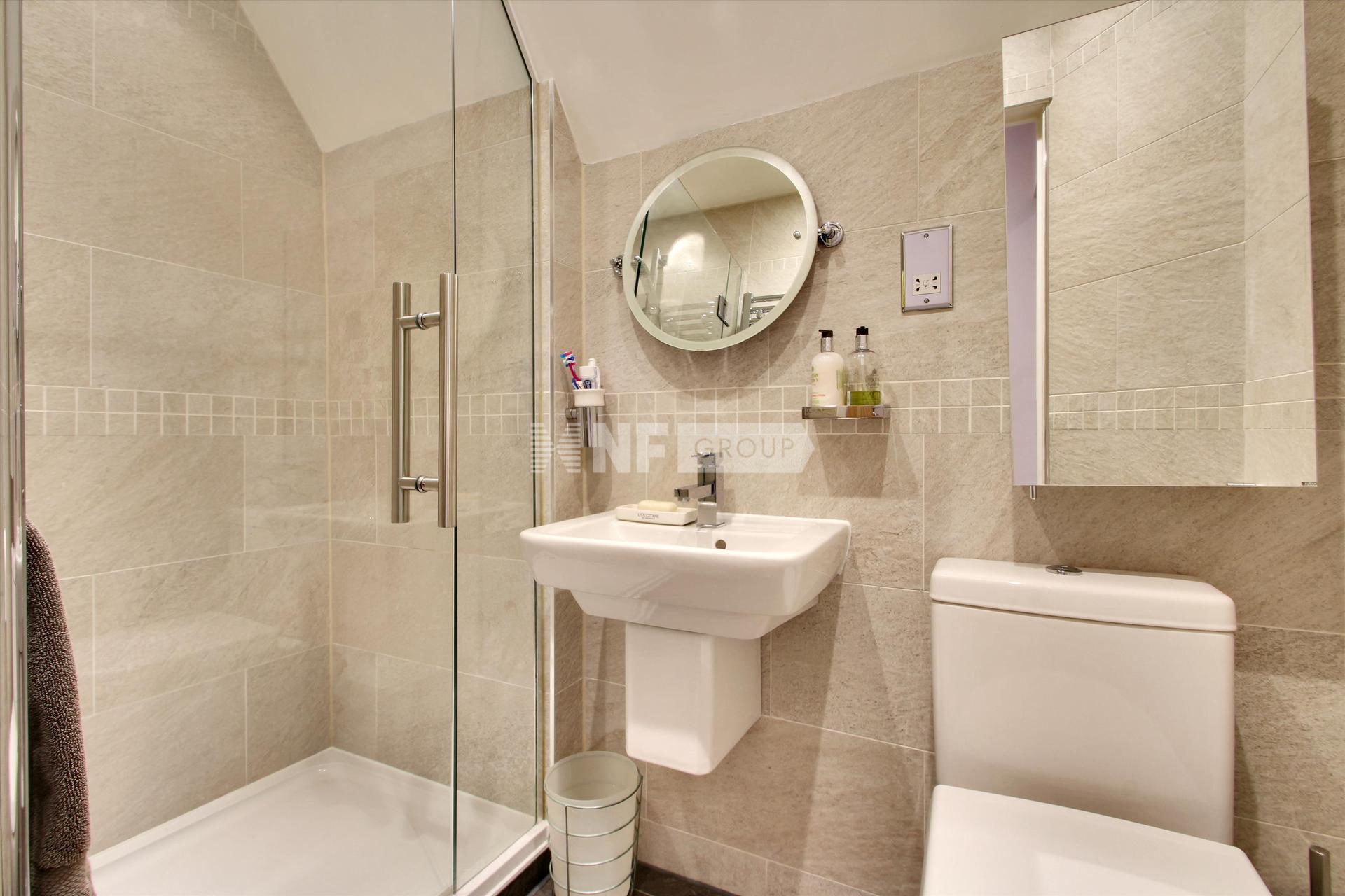 Вилла в Broadham Green Road, Oxted, Surrey, RH8.