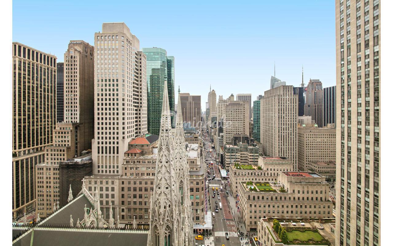 Кондоминиум в Olympic Tower, 641  FIFTH AVE, 22K - Midtown, New York