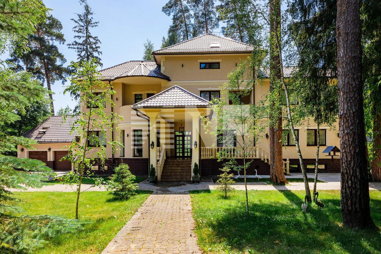 Загородный 🏠 дом 850 м² в поселке Дунино на Рублево-Успенском  шоссе, цена 850 000 руб. в месяц | Лот hl1405704