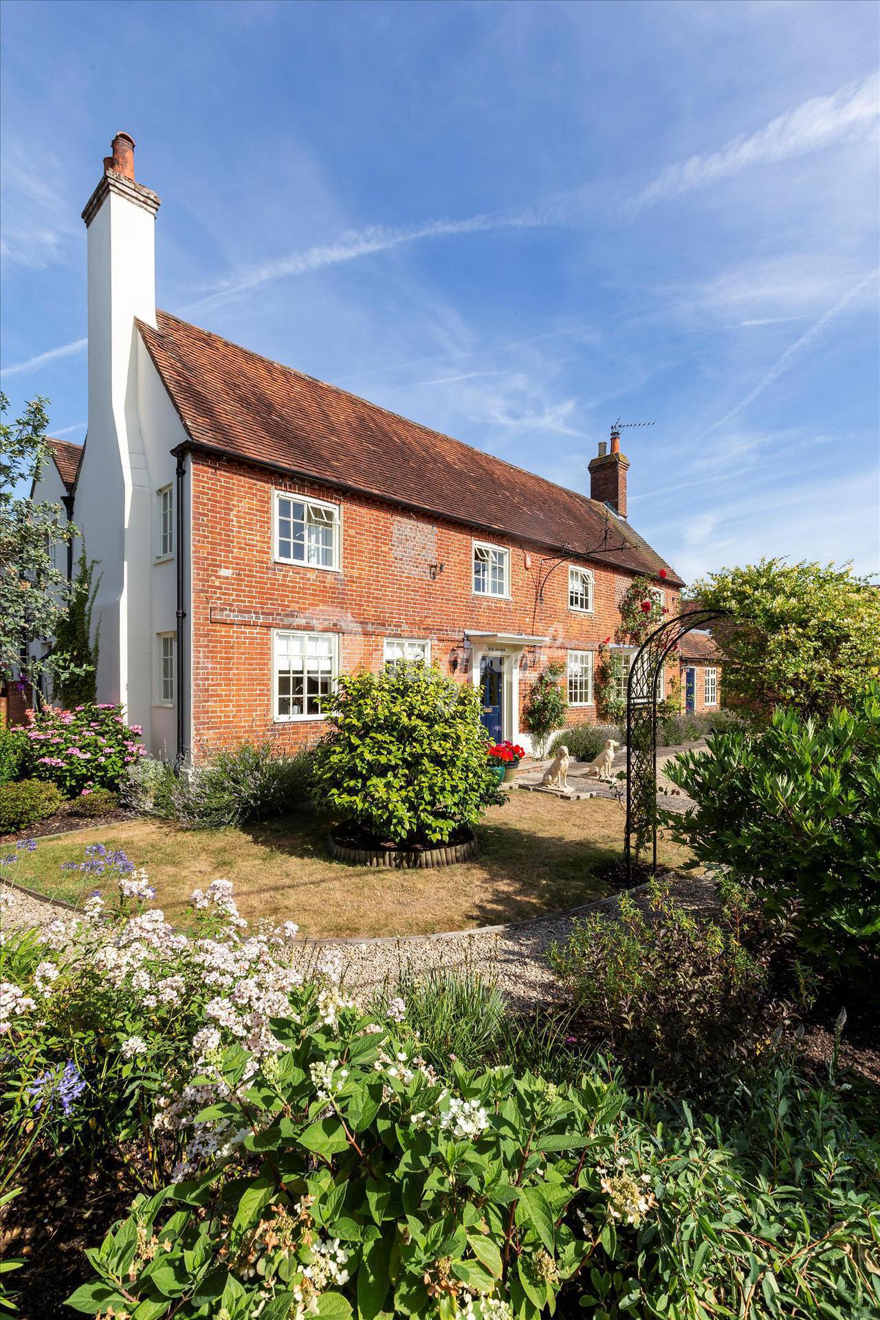 Продажа - Вилла в Hook Road, Greywell, Hampshire, RG29 - Greywell в  Великобритании, цена € 2 775 589 | KF.expert