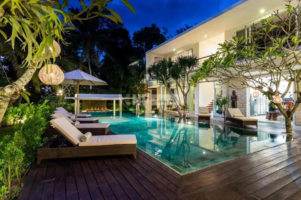 6 Bedroom Tumbak Bayuh Haven with Large Orchard