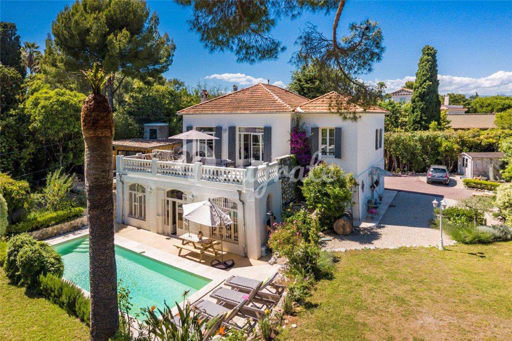 Роскошная вилла в Кап д