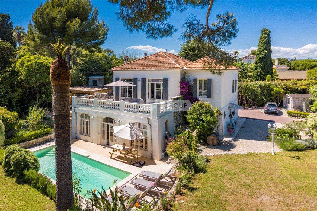 Роскошная вилла в Кап д