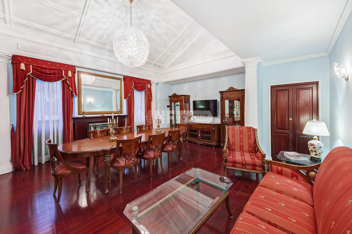 «Курсовой переулок, 8/2» (Курсовой переулок, 8/2)