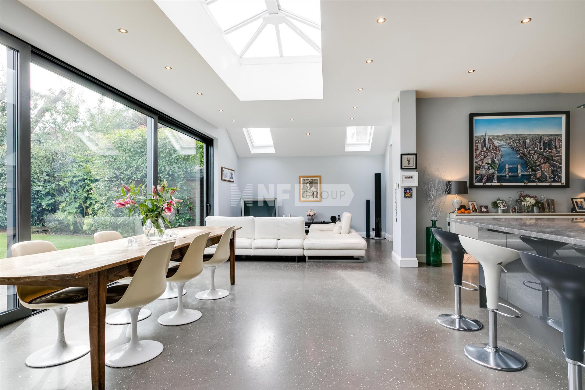 Вилла в Ellerton Road, London, SW18