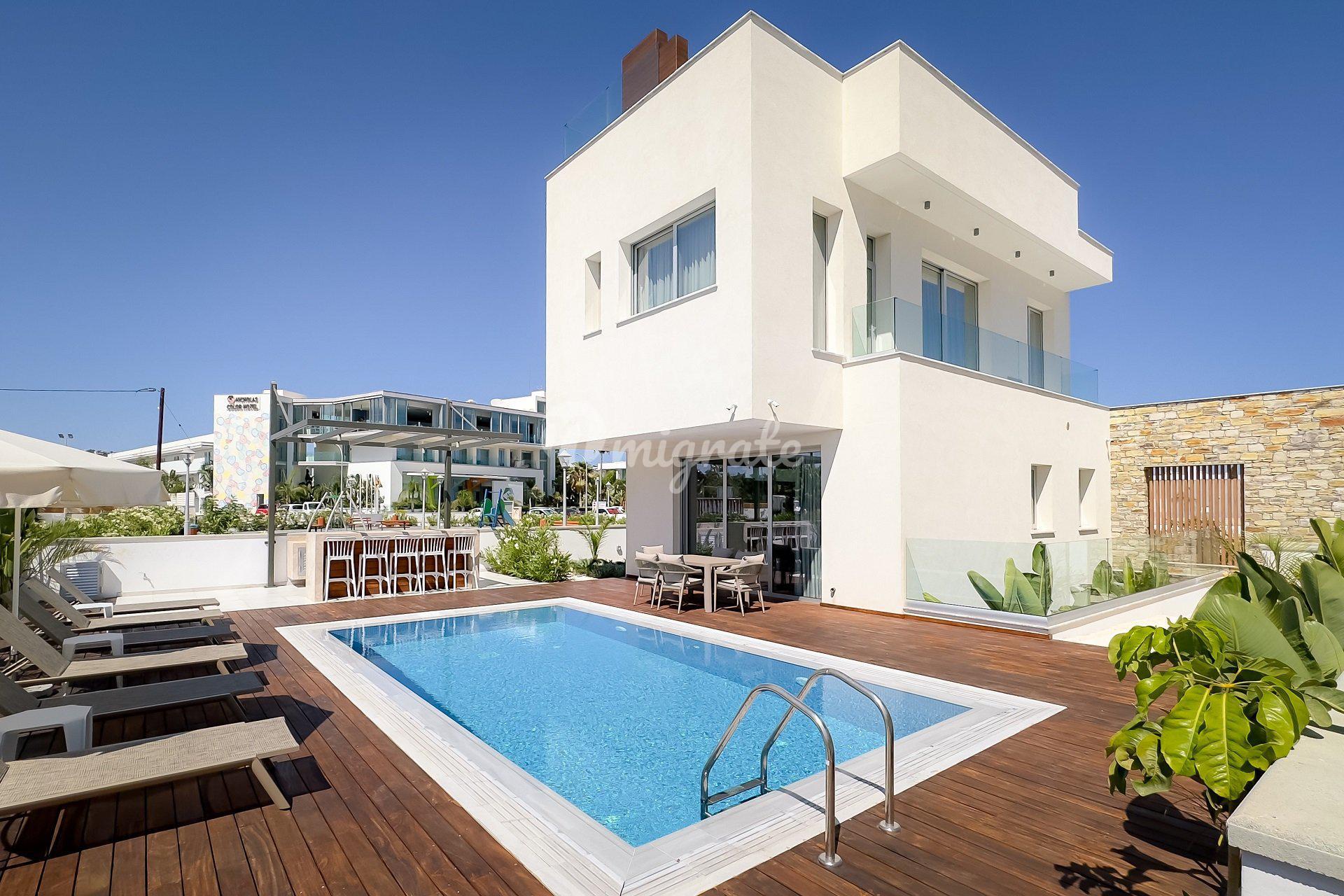 Вилла с 4 спальнями в Айя-Напе, Фамагуста
 (4 Bedroom Villa in Agia Napa, Famagusta)
