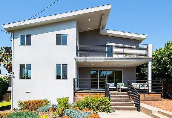 Современный дом в сердце Хайленд-парка, Лос-Анджелес (828 Cresthaven Dr, Los Angeles, CA 90042)