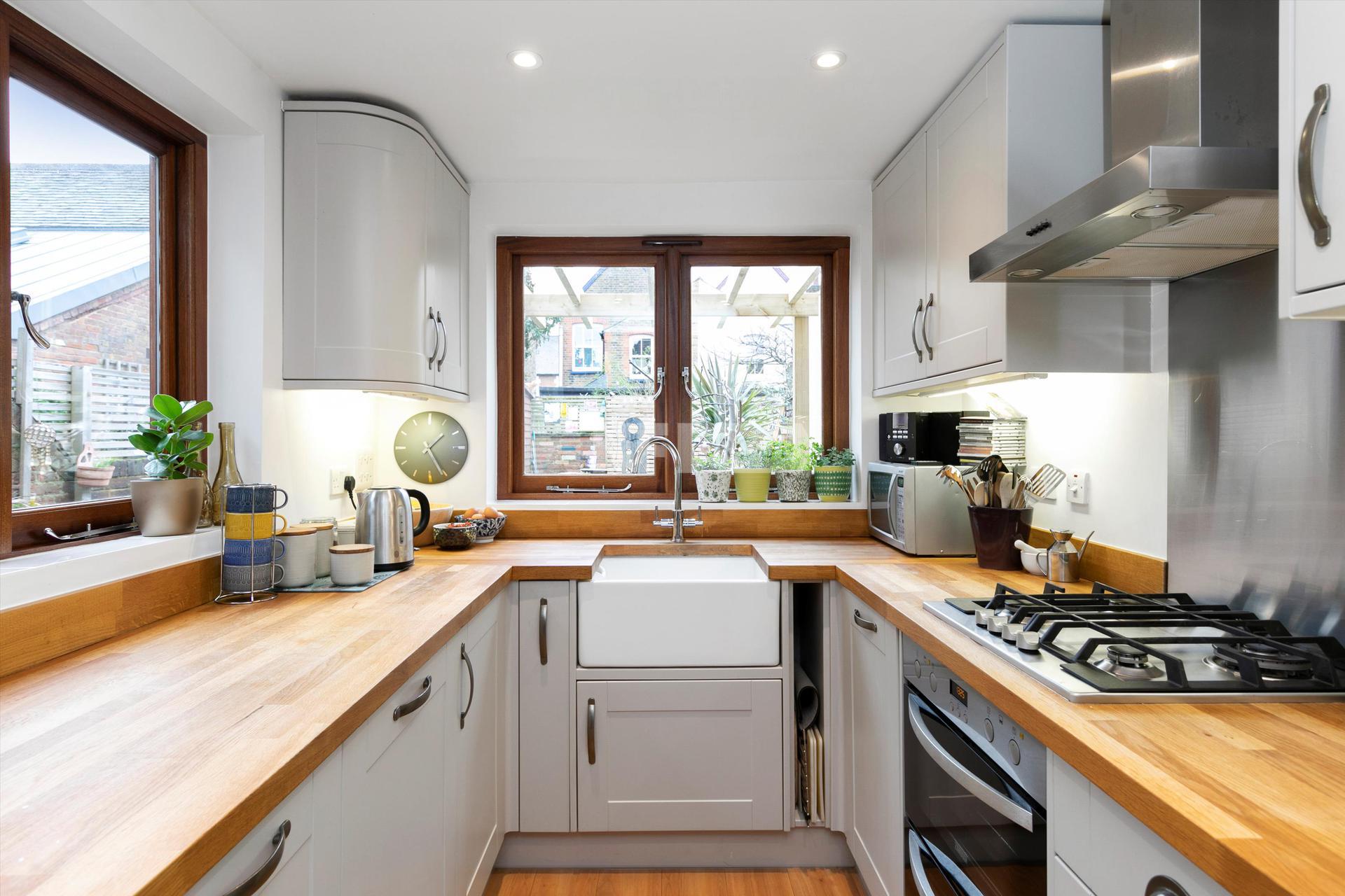 Вилла в Artillery Road, Guildford, Surrey, GU1