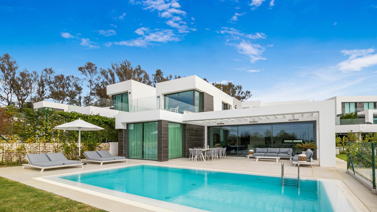 Вилла в Cabopino, Marbella, Malaga