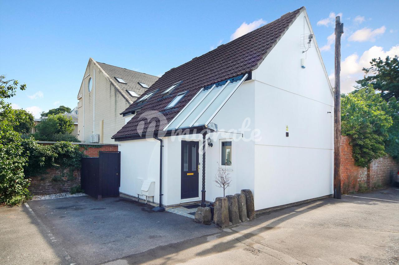 Вилла в Coach House Mews, Commercial Street, Cheltenham, Gloucestershire, GL50