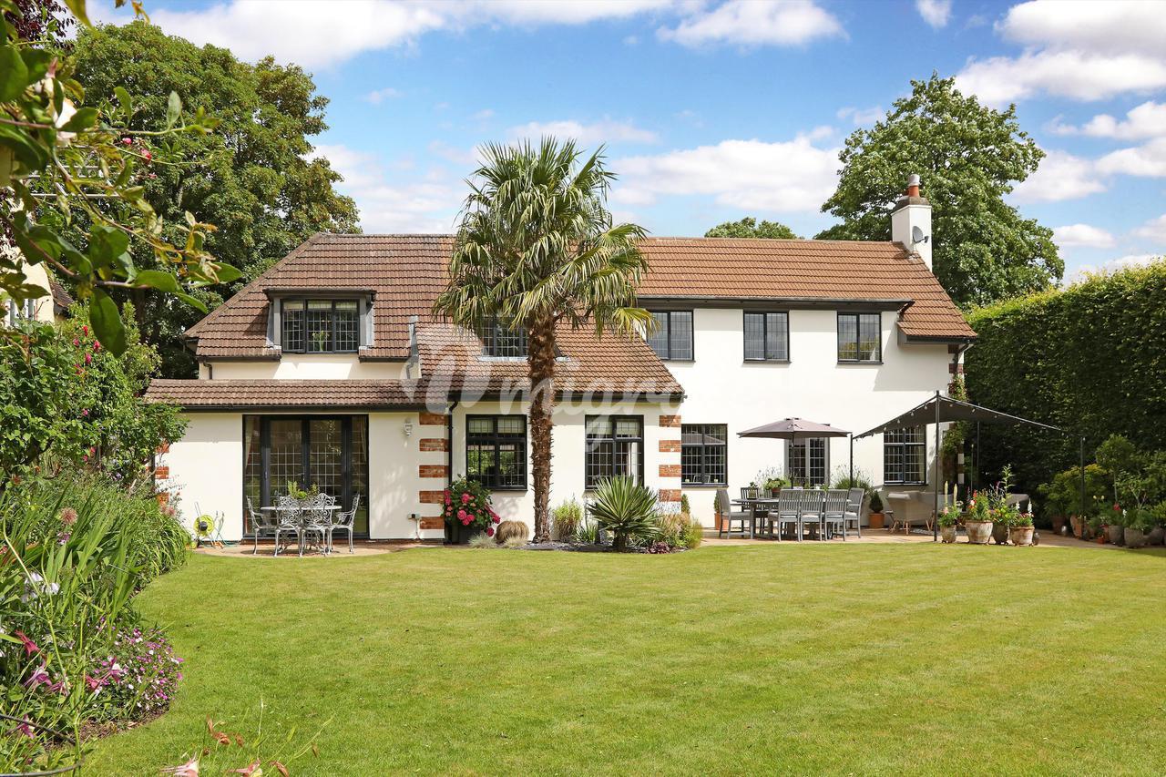 Вилла в Gregories Road, Beaconsfield, HP9