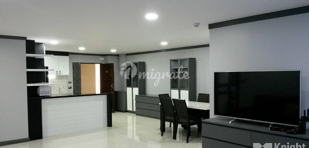 Кондоминиум в Condominium Supalai Place, 120 sq.m