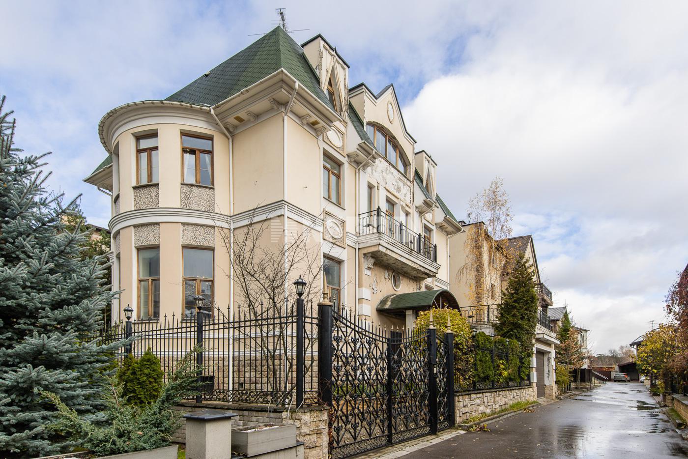 «Троице-Лыково» (Troitse-Lykovo)