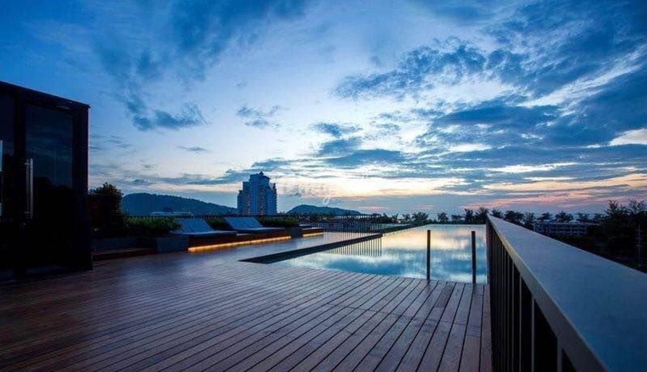 2 спален Кондо на продажу в The Deck Patong (The Deck Patong)