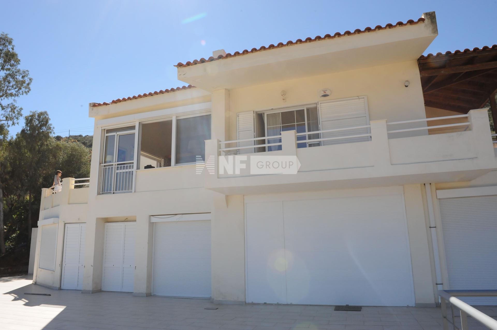 Комплекс мезонет и апартаментов в Схиниас