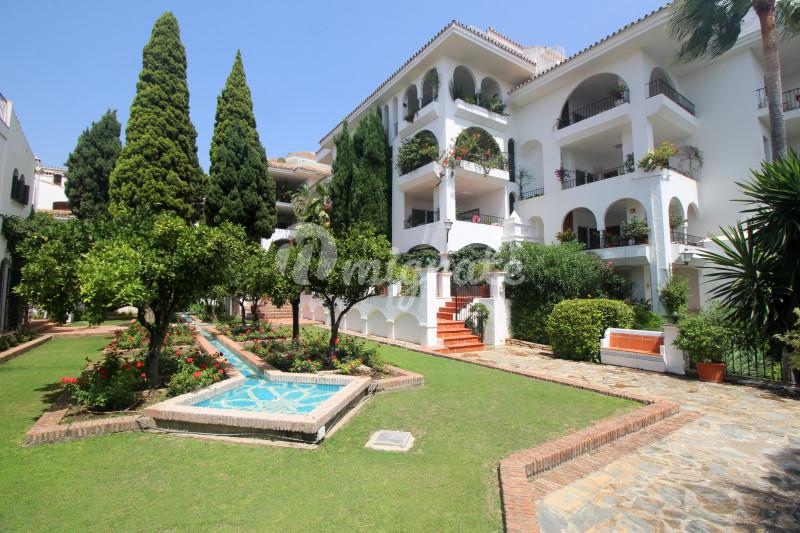 Современные апартаменты в охраняемом жилом комплексе в самом сердце Золотой мили