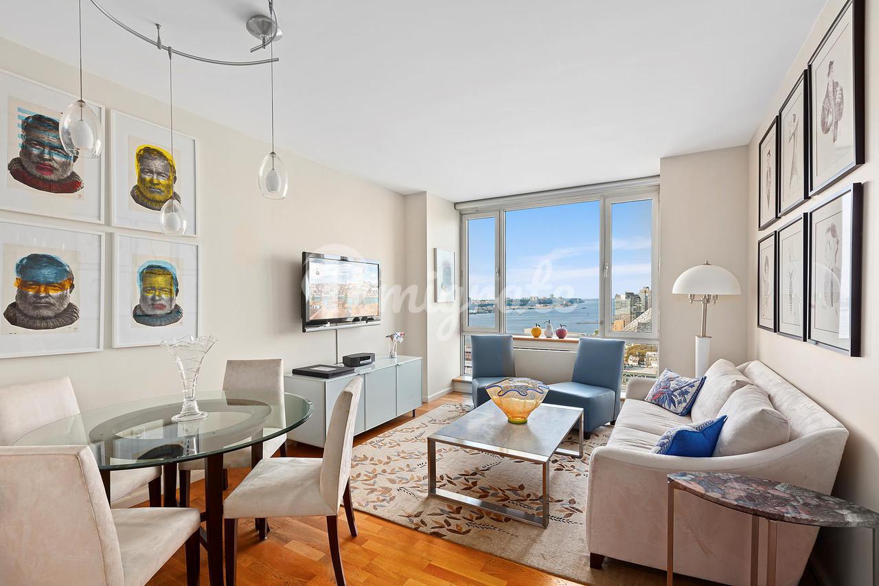 Кондоминиум в Atelier, 635 W 42ND ST, 39D - Midtown, New York