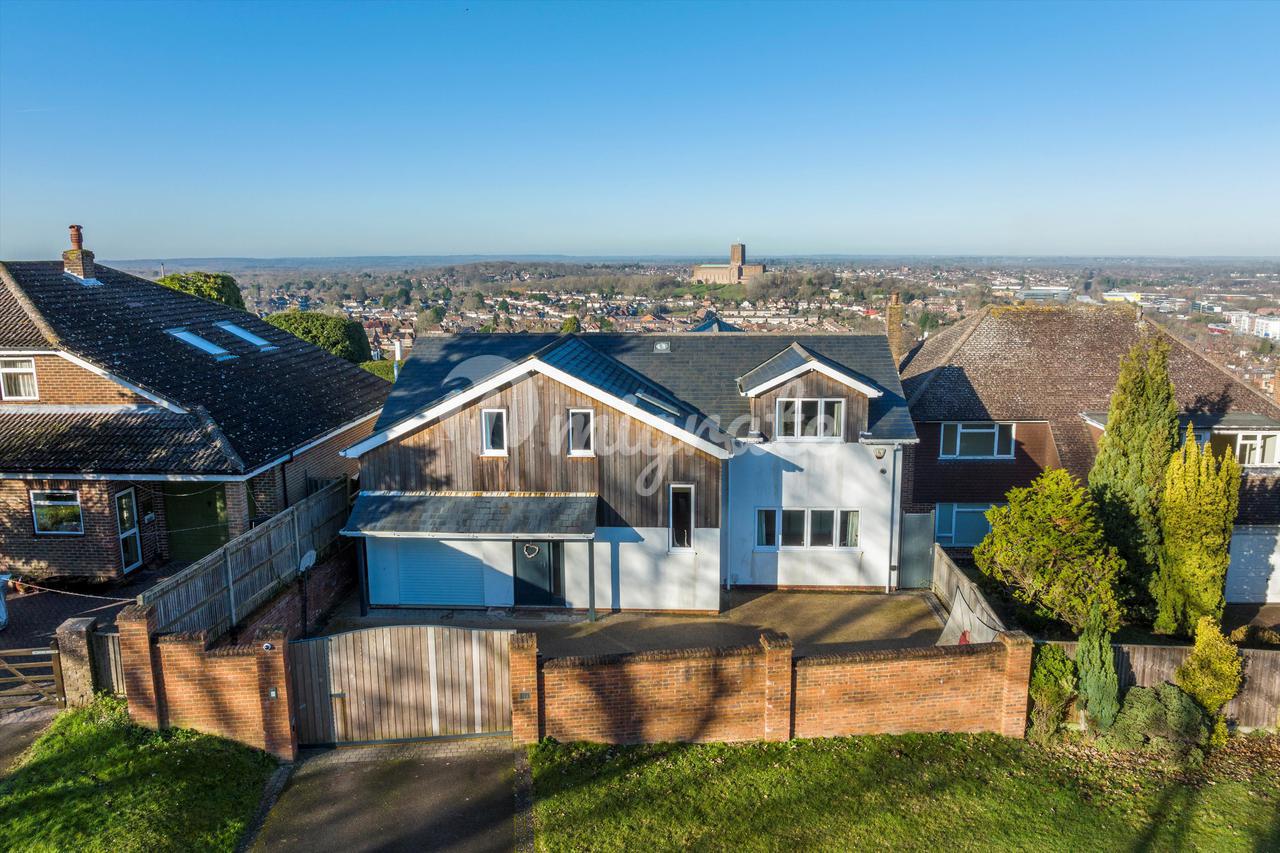 Вилла в The Mount, Guildford, Surrey, GU2