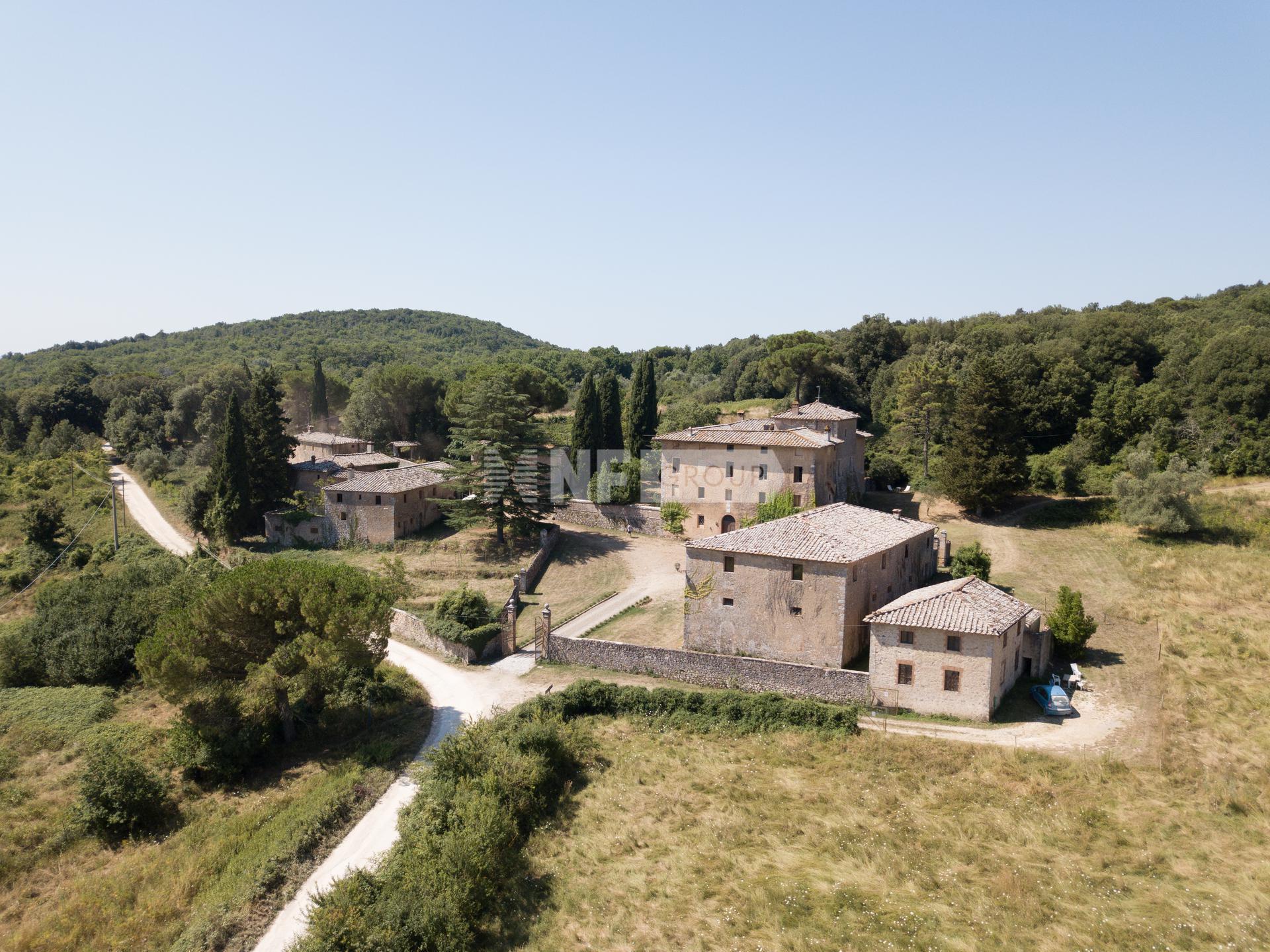 Уникальное поместье в Сиене в Национальном парке