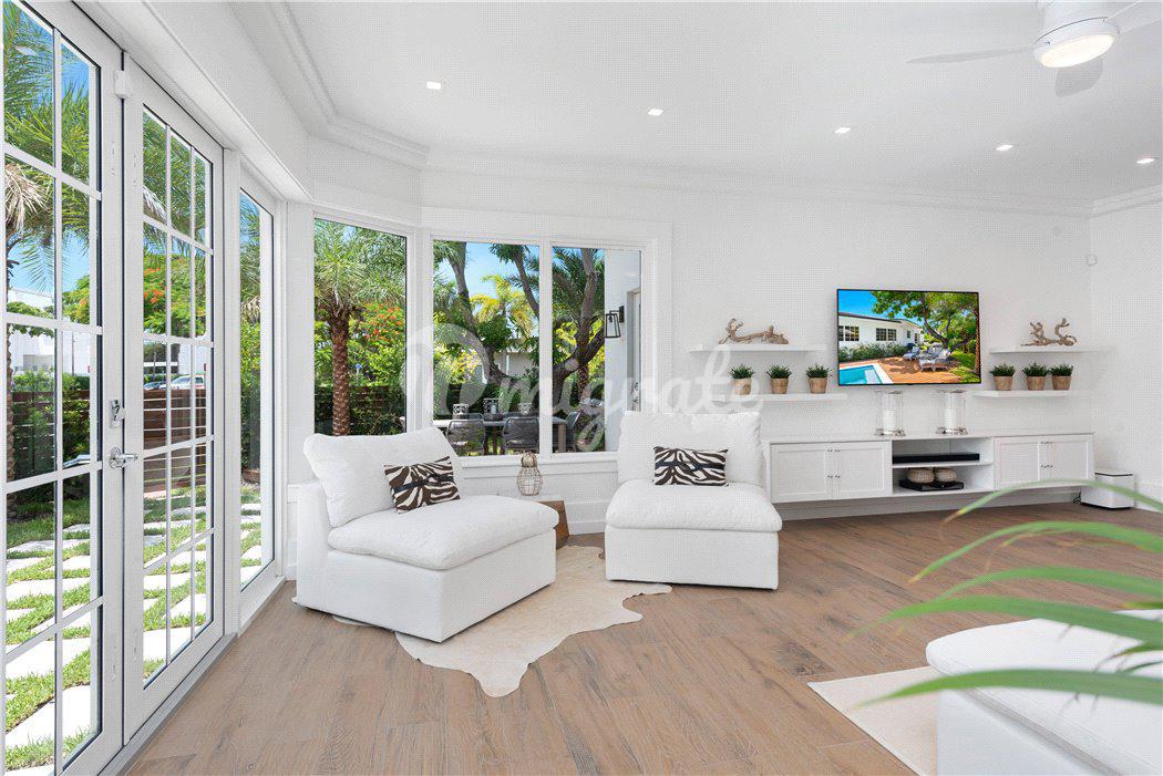 Вилла в 2575 Pine Tree Dr, Miami Beach, Florida