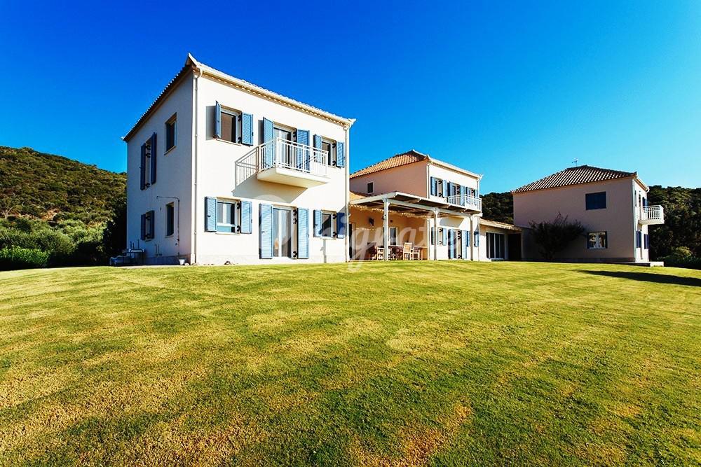 Вилла с собственным пляжем (Греческий дом (Айса Боваева))