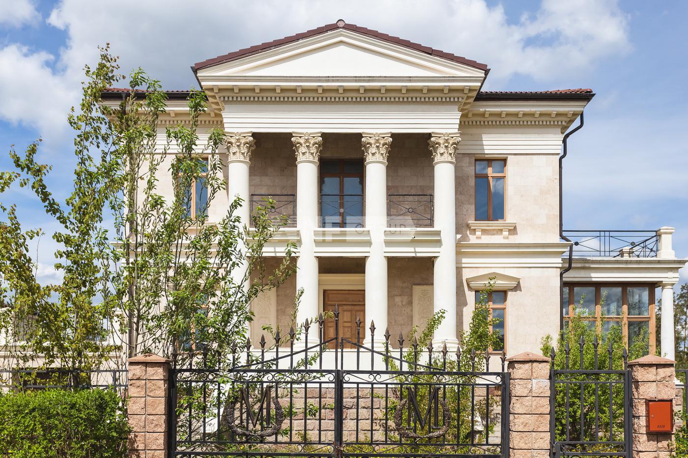 «Монолит» (Monolit)