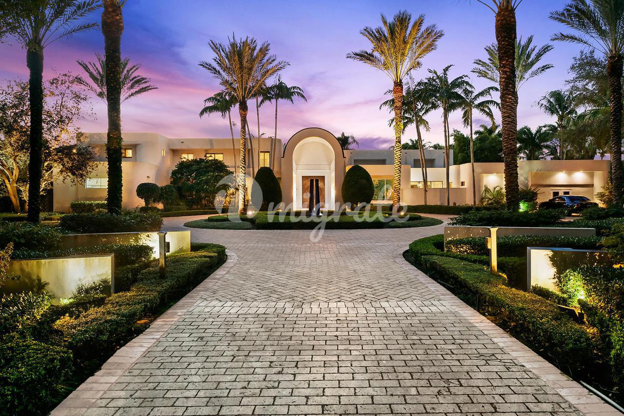 Вилла в 18211  Long Lake Drive - Boca Raton, Florida