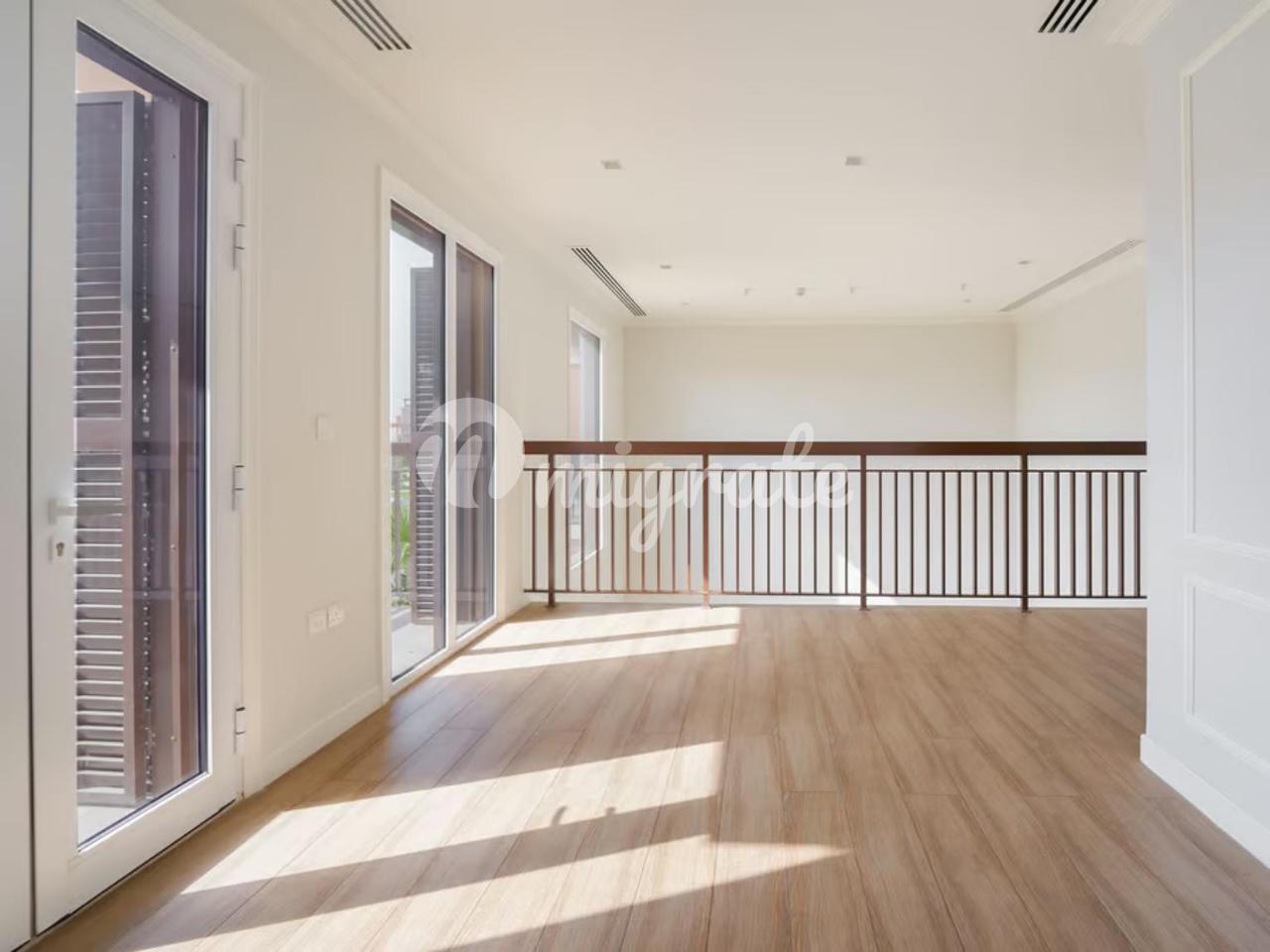 Таунхаус с 4 спальнями в Sur La Mer (4 BR Townhouse in Sur La Mer)