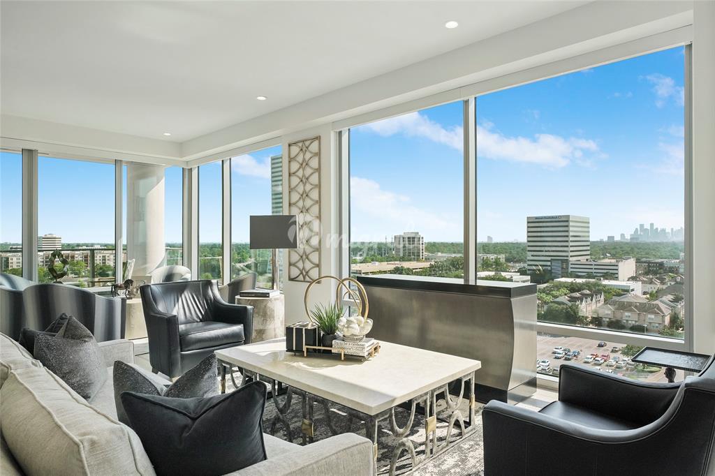 Кондоминиум в 2047 Westcreek Lane, 1202 - Houston, Texas