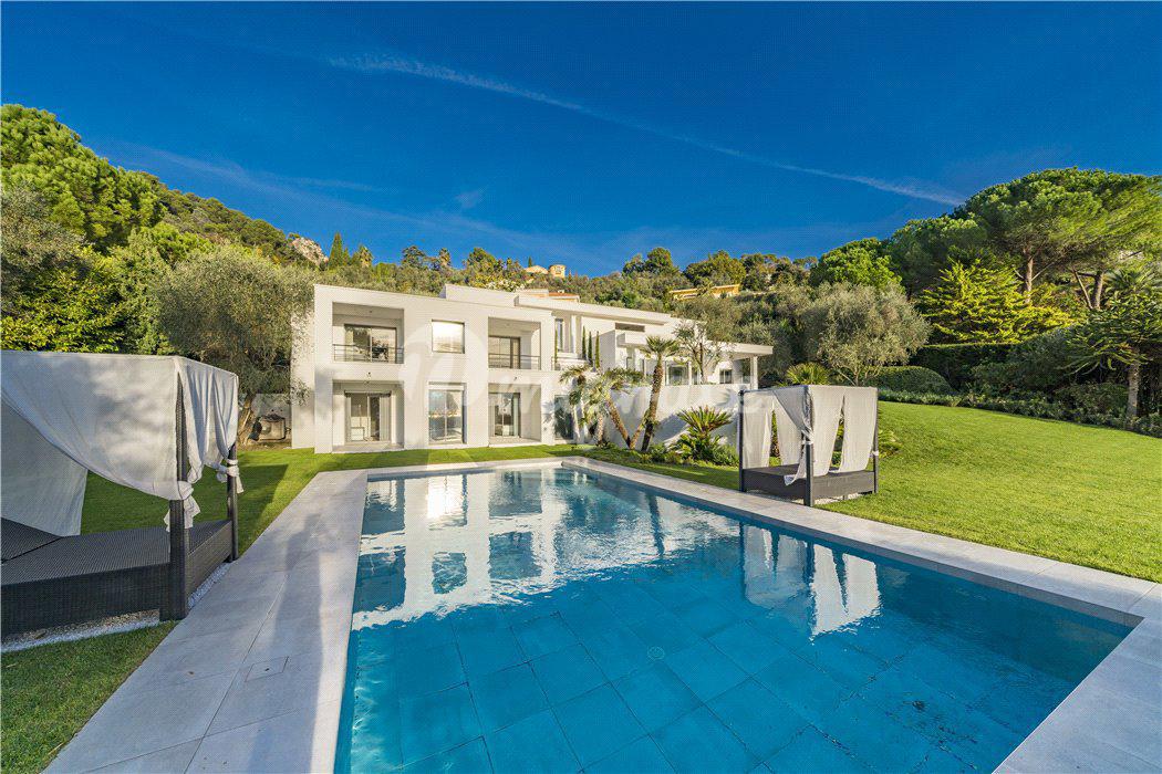 Роскошная современная вилла в Вильфранш-сюр-Мер