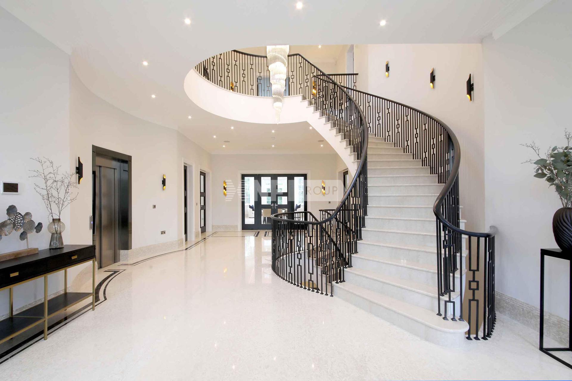 Вилла в South Drive, Wentworth, Virginia Water, Surrey, GU25