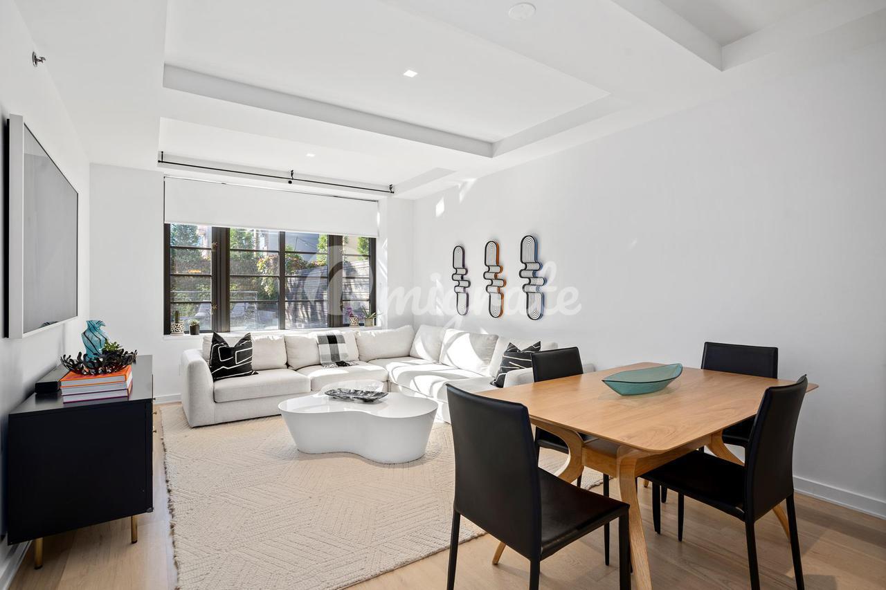 Кондоминиум в 537  LORIMER ST, 102 - Williamsburg, New York