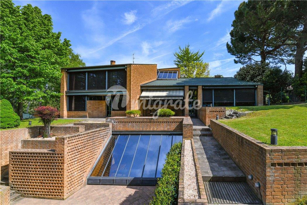 Вилла в Cantù, Como, Lombardy