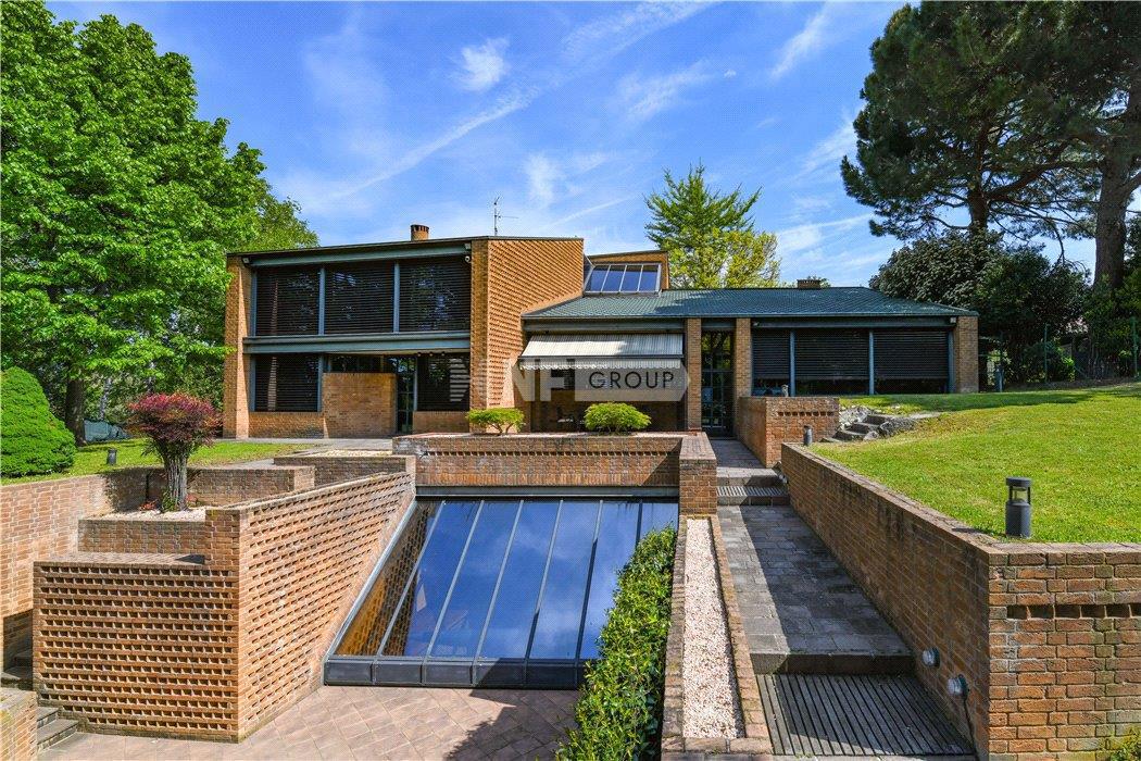 Вилла в Cantù, Como, Lombardy