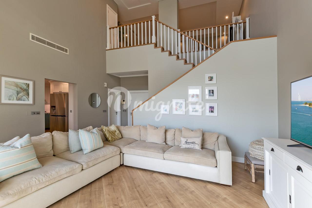 Жилой комплекс с частным пляжем на Палм-Джумейра (Shoreline Apartments (Yasin))