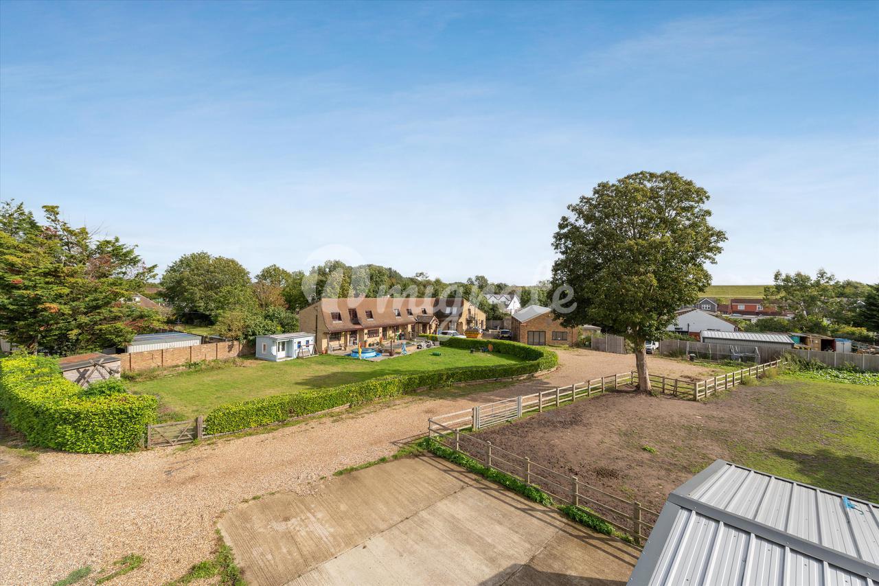 Вилла в Stanwell Road, Horton, Slough, SL3