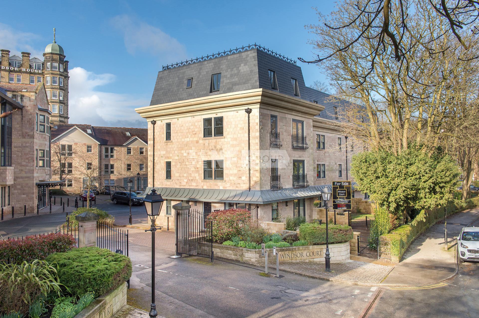 Квартира в Clarence Drive, Harrogate, North Yorkshire, HG1