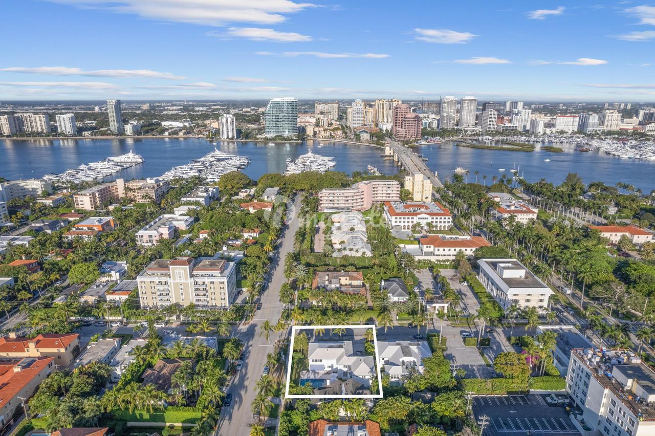 Вилла в 315 Cocoanut Row - Palm Beach, Florida