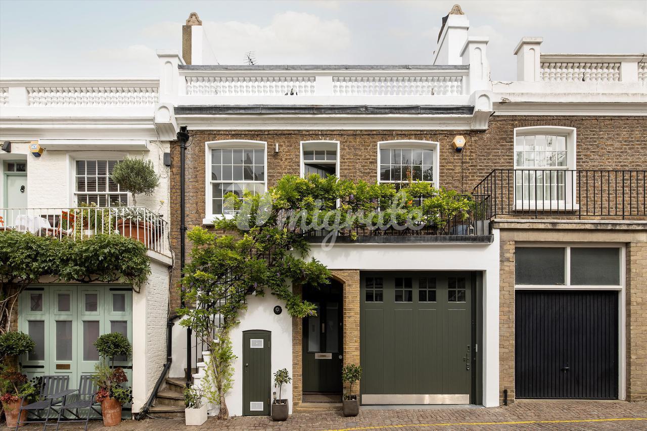 Продажа - Вилла в Holland Park Mews, London, W11 - в Лондоне в  Великобритании, цена € 3 162 475 | KF.expert