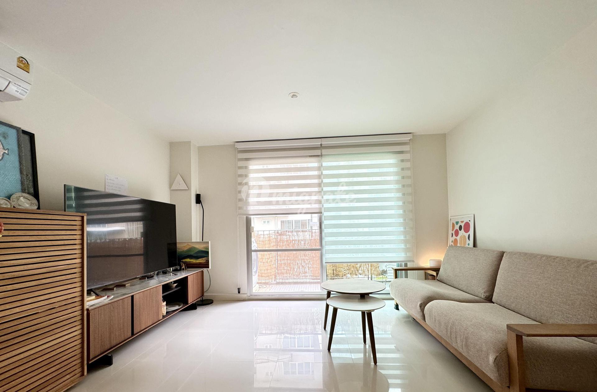 2 спален Кондо на продажу в The Clover (The Clover)