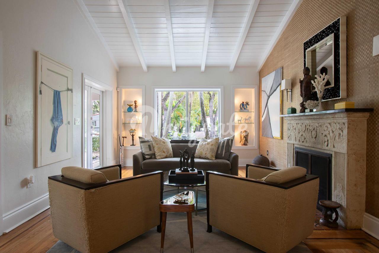 Вилла в 733 NE 73rd St - Miami, Florida