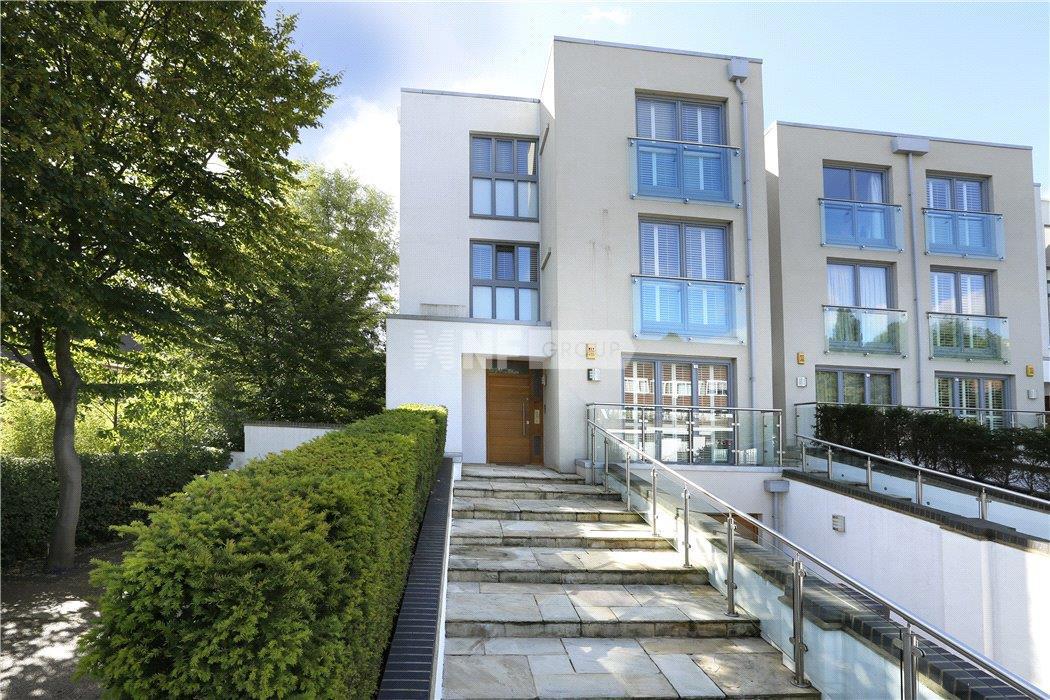 Вилла в Queensmere Road, Wimbledon, London, SW19