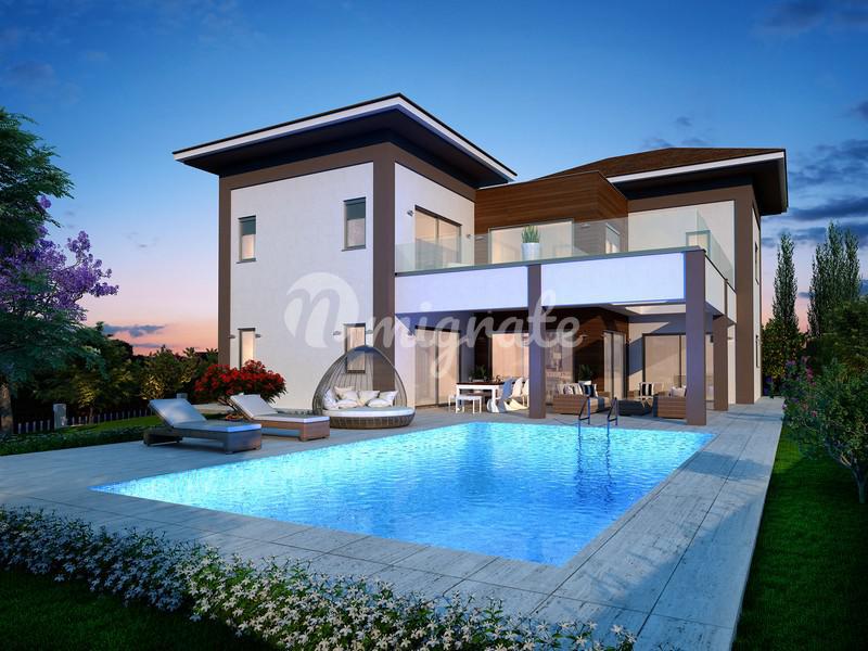 Вилла с бассейном в престижном районе Лимасола (Moutayiaka)