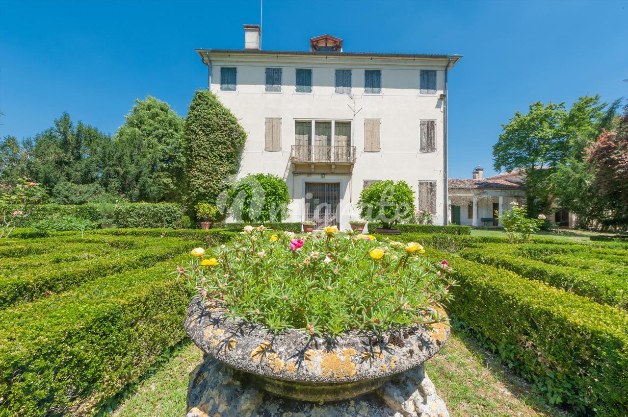 Продажа - Вилла в Mirano, Venice, Veneto - в Венеции в Италии, цена € 649  000 | KF.expert