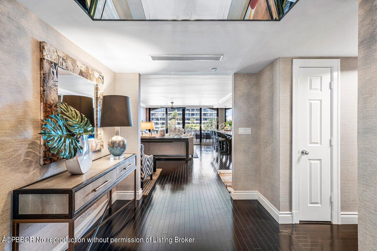 Кондоминиум в 2660 S Ocean Boulevard, 102S - Palm Beach, Florida