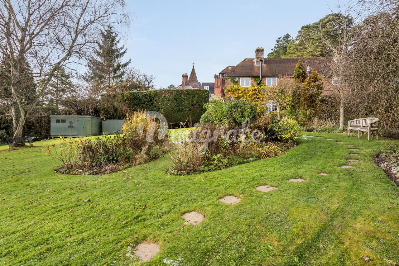 Вилла в Verdley Place, Fernhurst, Haslemere, West Sussex, GU27.