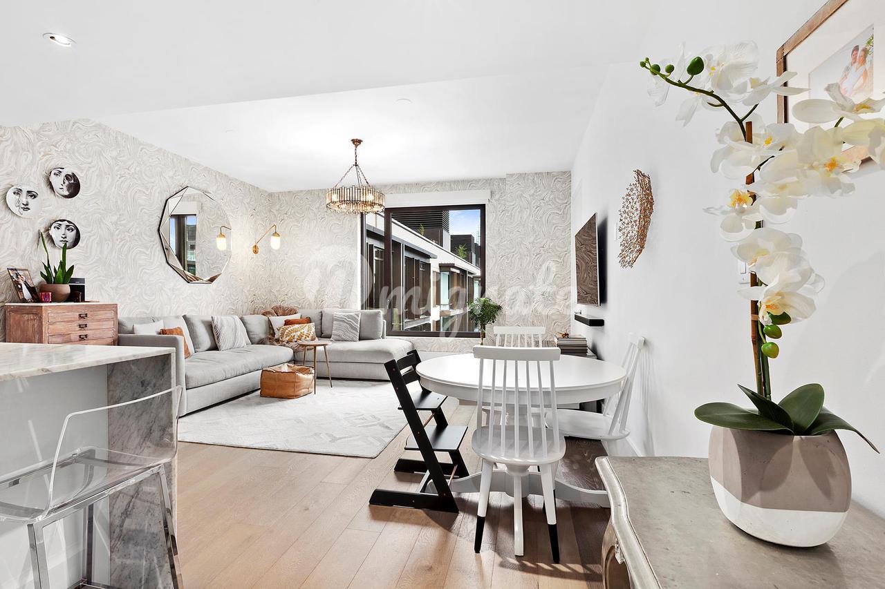 Кондоминиум в Oosten, 429 KENT AVE, 810 - Williamsburg, New York